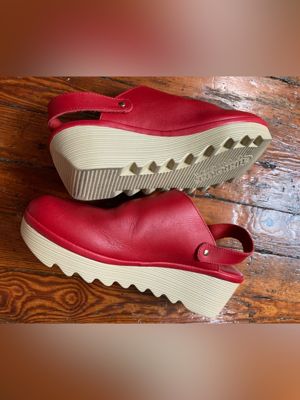 Cherokee Jenny with a Buckle - Red Platform Slingback Clog